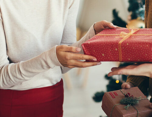 5 Tips to Pull Off Holiday Hosting